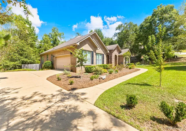 Photo 3 of Single family home for sale at 190 Forest Cvs, Wetumpka, AL 36093 | MLS# 590261 | Listing updated on 2026-09-10