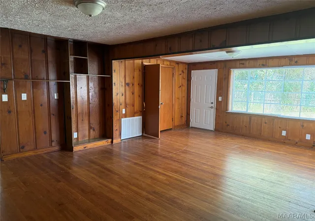 Photo 3 of Single family home for sale at 3227 Gilmer Ave, Montgomery, AL 36105 | MLS# 590262 | Listing updated on 2026-09-10