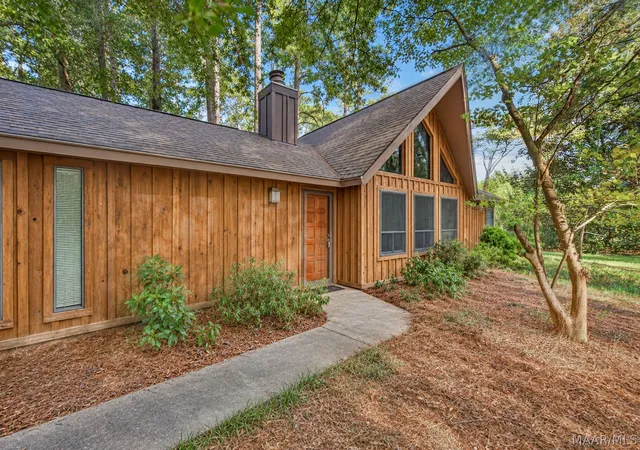 Photo 1 of Single family home for sale at 6701 Buttercup Dr, Elmore, AL 36025 | MLS# 590146 | Listing updated on 2026-09-11