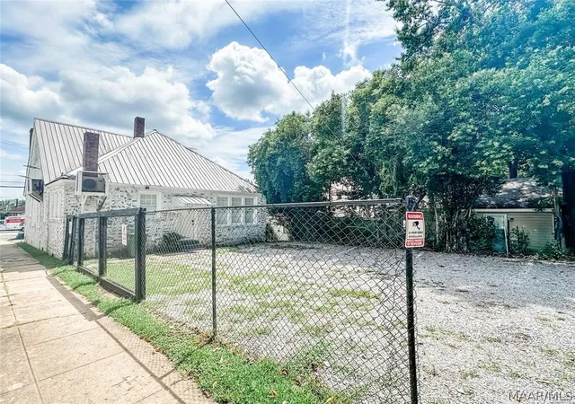 Photo 3 of Multi family home for sale at 2239 Madison Ave, Montgomery, AL 36107 | MLS# 590280 | Listing updated on 2026-09-07