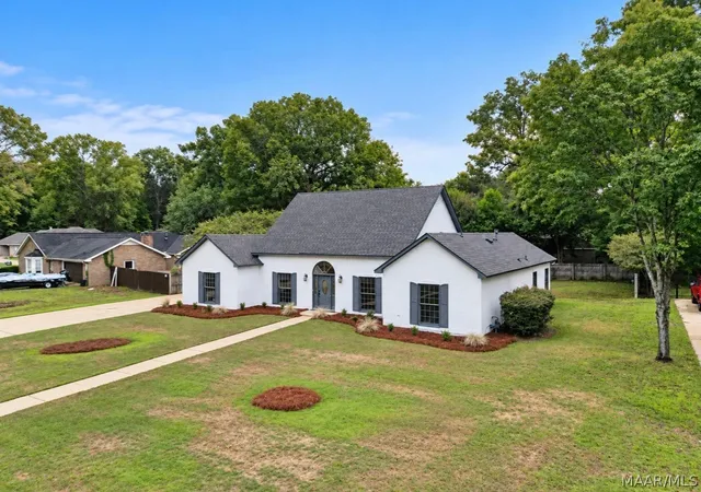 Photo 2 of Single family home for sale at 405 Apache Ct, Montgomery, AL 36117 | MLS# 590279 | Listing updated on 2026-09-08