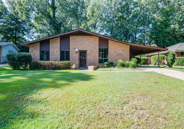 Photo 2 of Single family home for sale at 3970 Croydon Rd, Montgomery, AL 36109 | MLS# 590289 | Listing updated on 2026-09-10