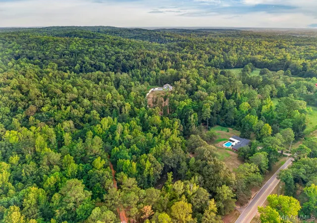 Photo 2 of Single family home for sale at 400 Harrogate Springs Rd, Wetumpka, AL 36093 | MLS# 590178 | Listing updated on 2026-09-12