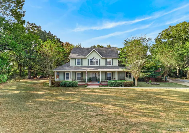 Single family home for sale at 60 Cagle Blf Ct, Wetumpka, AL 36093 | MLS# 590152