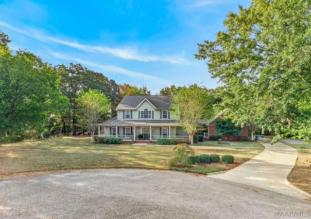 Photo 2 of Single family home for sale at 60 Cagle Blf Ct, Wetumpka, AL 36093 | MLS# 590152 | Listing updated on 2026-09-09