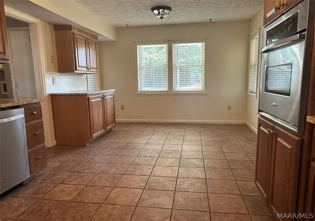 Photo 3 of Single family home for sale at 578 Ridgefield Dr, Wetumpka, AL 36093 | MLS# 590252 | Listing updated on 2026-09-09