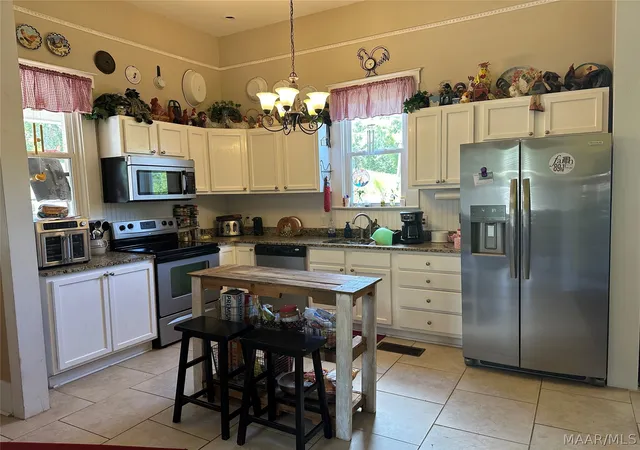 Photo 4 of Single family home for sale at 225 Central Ave, Eclectic, AL 36024 | MLS# 590324 | Listing updated on 2026-09-29