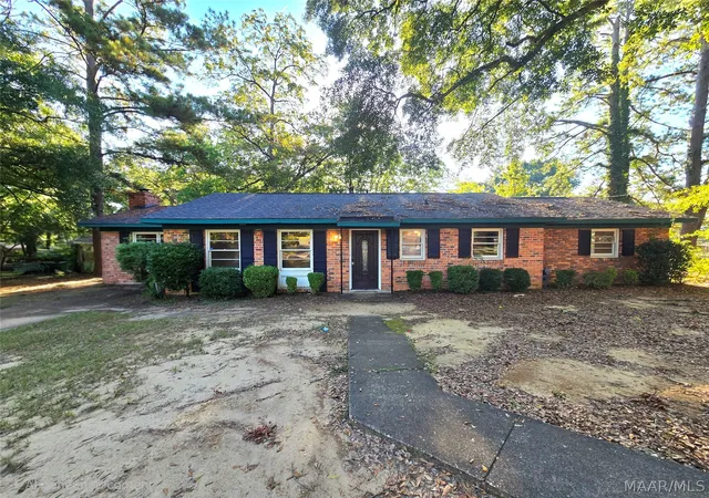 Single family home for sale at 1827 Pinecrest Dr, Montgomery, AL 36107 | MLS# 590332