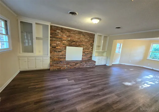 Photo 3 of Single family home for sale at 1827 Pinecrest Dr, Montgomery, AL 36107 | MLS# 590332 | Listing updated on 2026-09-09