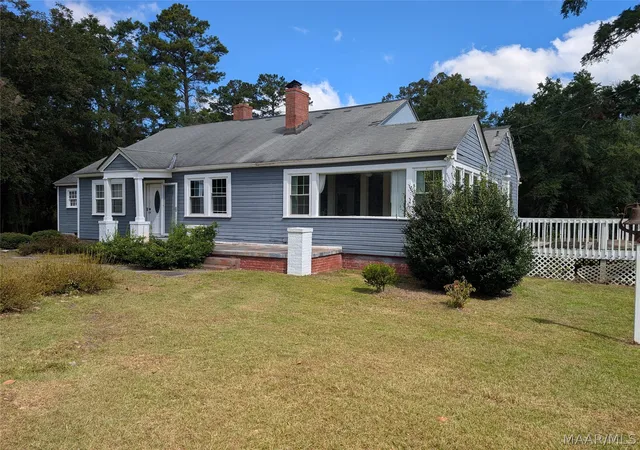 Photo 3 of Single family home for sale at 1350 Old Federal Rd, Shorter, AL 36075 | MLS# 590335 | Listing updated on 2026-09-29
