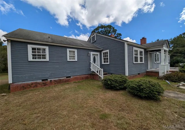 Photo 3 of Single family home for sale at 1350 Old Federal Rd, Shorter, AL 36075 | MLS# 590335 | Listing updated on 2026-09-29