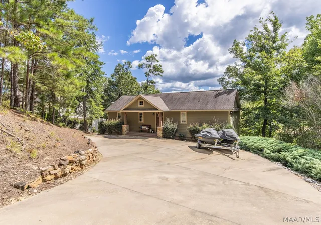 Photo 4 of Single family home for sale at 334 Pine Needle Ln, Dadeville, AL 36853 | MLS# 590338 | Listing updated on 2026-09-10