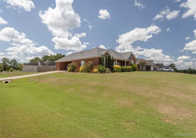 Photo 22 of Single family home for sale at 231 Pine Level Ridge, Deatsville, AL 36022 | MLS# 590340 | Listing updated on 2026-09-17