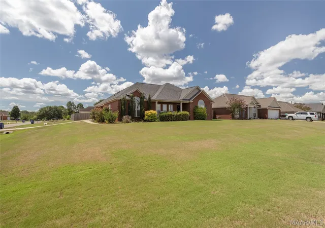 Photo 2 of Single family home for sale at 231 Pine Level Ridge, Deatsville, AL 36022 | MLS# 590340 | Listing updated on 2026-09-17