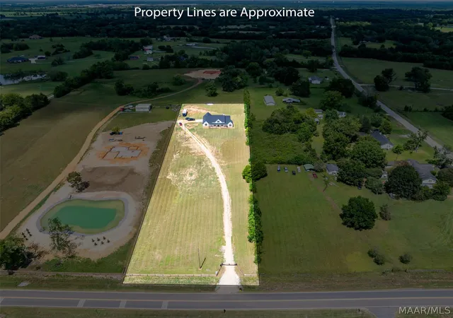 Photo 2 of Single family home for sale at 3023 Old Mcgehee Rd, Montgomery, AL 36105 | MLS# 590265 | Listing updated on 2026-09-22