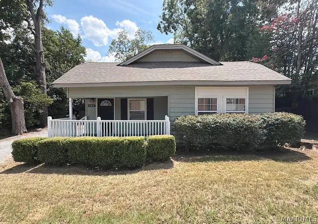 Photo 1 of Single family home for sale at 405 W Bridge St, Wetumpka, AL 36092 | MLS# 590327 | Listing updated on 2026-09-25