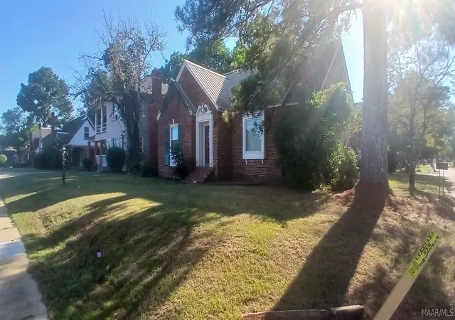 Photo 2 of Sale Pending at 402 Jordan Ave, Tallassee, AL 36078 | MLS# 590370 | Listing updated on 2026-09-25