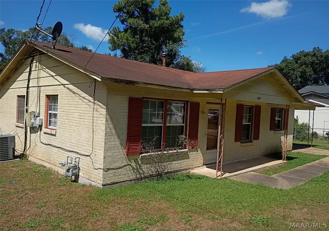 Photo 3 of Single family home for sale at 2915 El Paso Ct, Montgomery, AL 36110 | MLS# 590381 | Listing updated on 2026-09-10