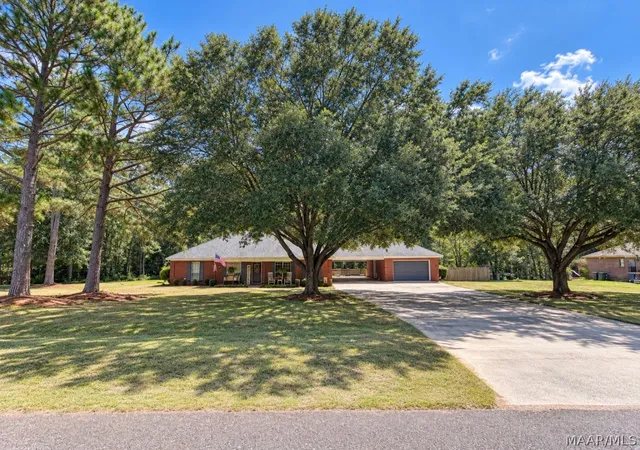Photo 2 of Single family home for sale at 261 Fraley Ln, Deatsville, AL 36022 | MLS# 590394 | Listing updated on 2026-09-27