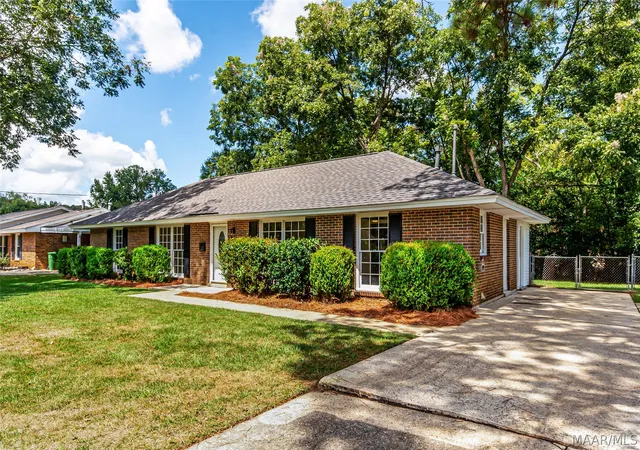 Photo 2 of Single family home for sale at 3797 Royal Crst Dr, Montgomery, AL 36109 | MLS# 589932 | Listing updated on 2026-09-11