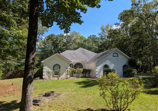 Photo 1 of Single family home for sale at 127 Forest Brk Dr, Deatsville, AL 36022 | MLS# 590416 | Listing updated on 2026-09-12