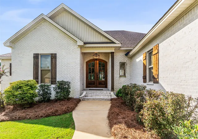 Photo 2 of Single family home for sale at 25 Timber Ridge, Wetumpka, AL 36093 | MLS# 590393 | Listing updated on 2026-09-11