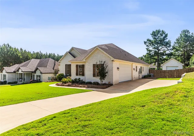 Photo 3 of Single family home for sale at 25 Timber Ridge, Wetumpka, AL 36093 | MLS# 590393 | Listing updated on 2026-09-11