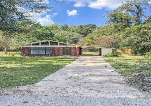 Photo 2 of Single family home for sale at 742 Rice St, Prattville, AL 36067 | MLS# 590391 | Listing updated on 2026-09-11