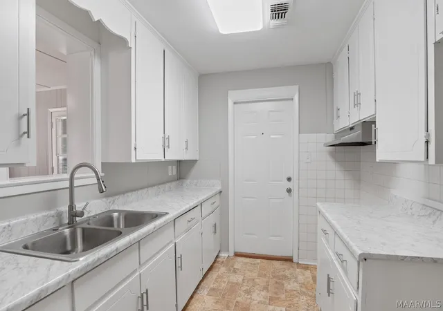 Photo 2 of Single family home for sale at 1246 Avondale Rd, Montgomery, AL 36109 | MLS# 590419 | Listing updated on 2026-09-12