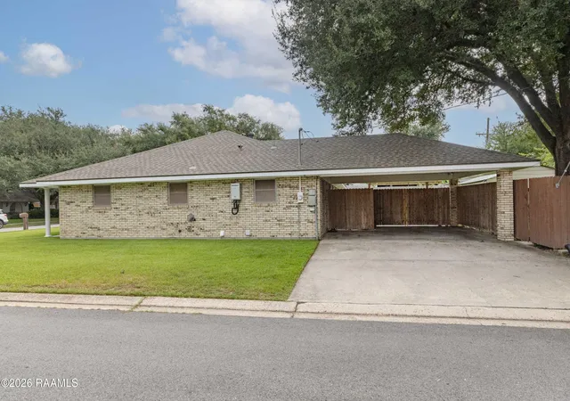 Photo 3 of Sale Pending at 500 Kees Cir, Lafayette, LA 70506 | MLS# 2600008014 | Listing updated on 2026-09-16