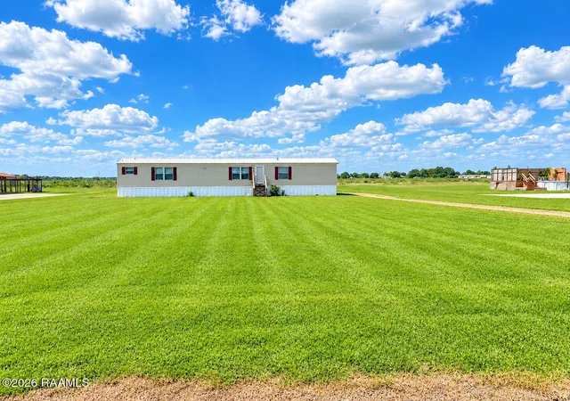 Photo 1 of Manufactured home for sale at 239 St James Ave, Opelousas, LA 70570 | MLS# 2600009214 | Listing updated on 2026-10-08