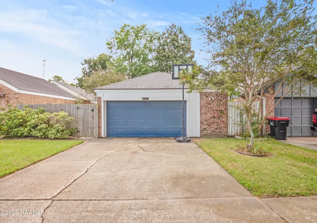 Single family home for sale at 517 Kaiser Dr, Lafayette, LA 70508 | MLS# 2600007578