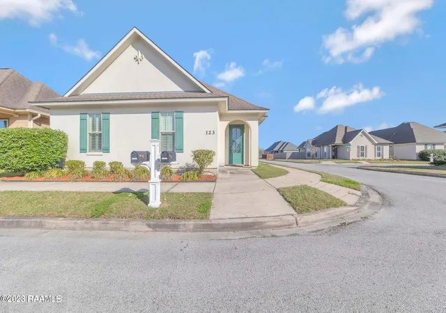 Photo 3 of Single family home for sale at 123 Pettigrove Dr, Youngsville, LA 70592 | MLS# 2600007635 | Listing updated on 2026-09-16