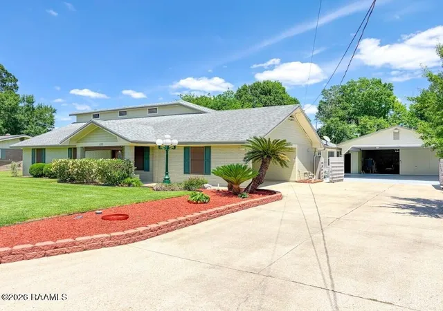 Photo 1 of Single family home for sale at 112 Saint Bernadette Dr, Lafayette, LA 70507 | MLS# 2600003973 | Listing updated on 2026-09-08