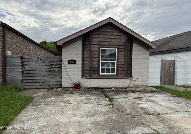 Photo 1 of Single family home for sale at 107 Cane Fld St, Youngsville, LA 70592 | MLS# 2600008358 | Listing updated on 2026-09-04
