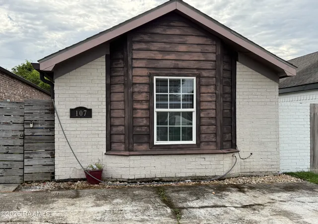 Photo 2 of Single family home for sale at 107 Cane Fld St, Youngsville, LA 70592 | MLS# 2600008358 | Listing updated on 2026-09-04