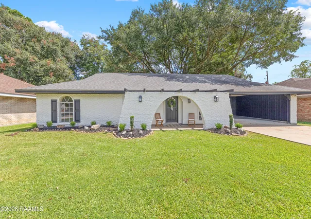 Photo 4 of Sale Pending at 112 Beta Dr, Lafayette, LA 70506 | MLS# 2600008515 | Listing updated on 2026-09-14