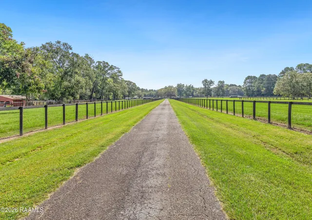 Photo 3 of Single family home for sale at 9336 Highway 182, Opelousas, LA 70570 | MLS# 24010924 | Listing updated on 2026-09-15