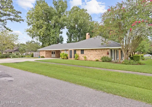 Photo 3 of Single family home for sale at 704 Canaan Dr, Lafayette, LA 70508 | MLS# 2600008411 | Listing updated on 2026-09-07