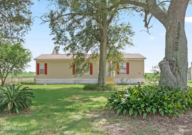 Photo 1 of Sale Pending at 1179 La Freniere Rd, Saint Martinville, LA 70582 | MLS# 2600009508 | Listing updated on 2026-10-11
