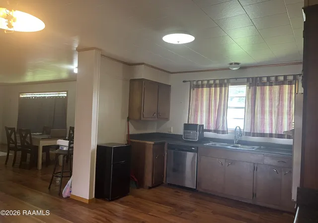 Photo 4 of Single family home for sale at 303 Victory Dr, New Iberia, LA 70563 | MLS# 2600008136 | Listing updated on 2026-09-01