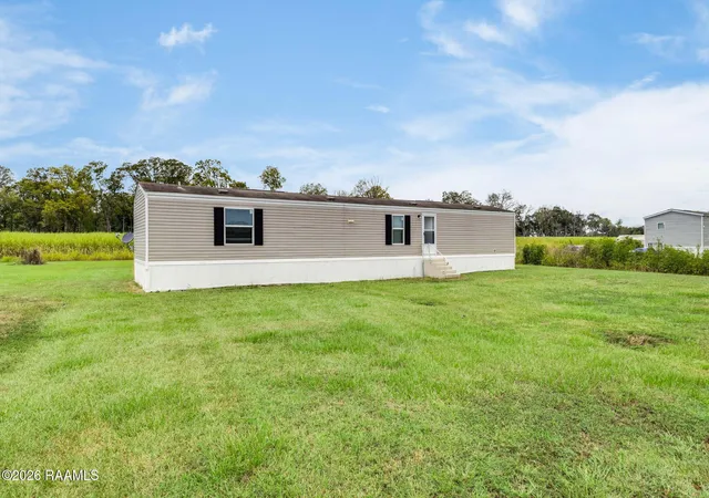 Photo 1 of Sale Pending at 340 Tom Schexnayder Rd, Opelousas, LA 70570 | MLS# 2600008391 | Listing updated on 2026-09-08