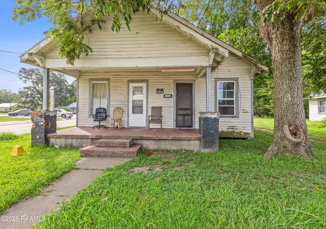 Listing Photo 3 - Condo for sale in building located at 1001 S Hopkins St, New Iberia, LA 70560