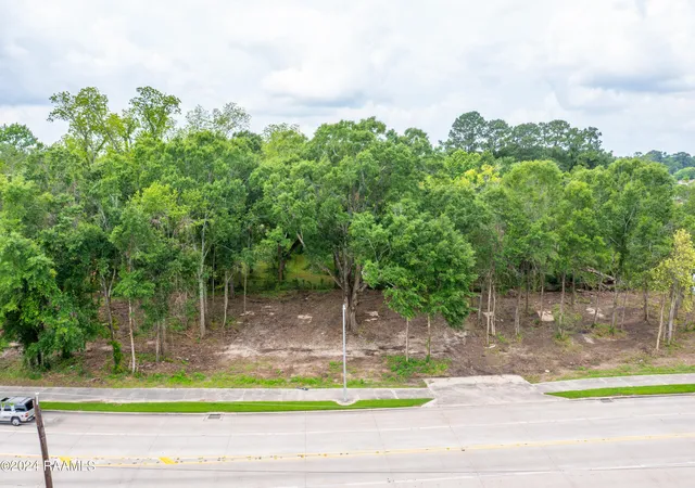 Photo 4 of Land for sale at 2100 Blk E Pinhook Rd, Lafayette, LA 70501 | MLS# 24004510 | Listing updated on 2026-09-07