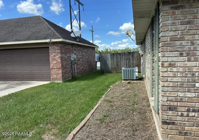 Photo 2 of Sale Pending at 405 Rue Colombe, Carencro, LA 70520 | MLS# 2600008381 | Listing updated on 2026-09-18