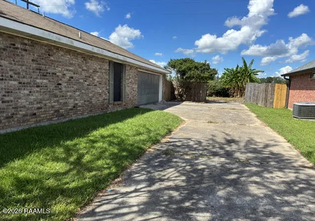 Photo 3 of Sale Pending at 405 Rue Colombe, Carencro, LA 70520 | MLS# 2600008381 | Listing updated on 2026-09-18