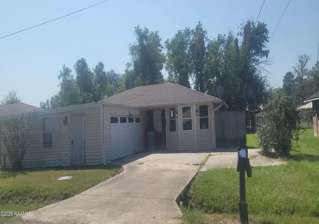 Photo 1 of Single family home for sale at 214 Ebony Dr, Opelousas, LA 70570 | MLS# 2600002087 | Listing updated on 2026-09-24