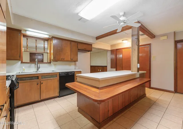 Photo 3 of Single family home for sale at 314 Orange Grv Ave, New Iberia, LA 70560 | MLS# 2600007900 | Listing updated on 2026-09-05
