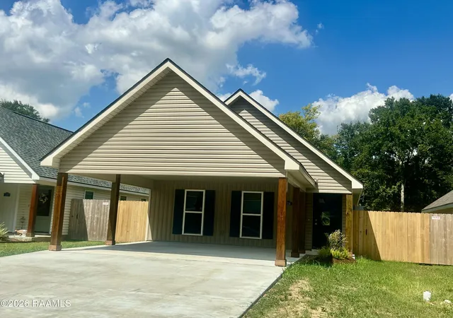 Photo 3 of Single family home for sale at 214 Camerons Cvs Dr, Carencro, LA 70520 | MLS# 2600008960 | Listing updated on 2026-09-30