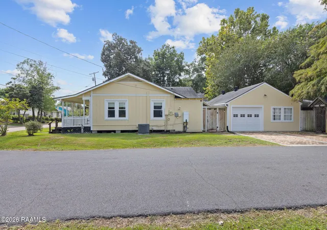 Photo 4 of Sale Pending at 527 Saint Catherine St, Lafayette, LA 70506 | MLS# 2600008311 | Listing updated on 2026-09-17